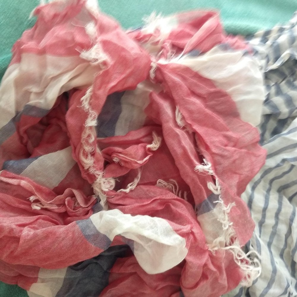 Scarves (5 Included) - Picture 14 of 16